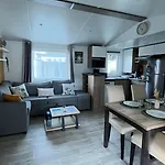 אתר קמפינג Mh 385 Les Dunes De Contis 3 Et 1 Salle De Bain Dans 4 Etoiles *
