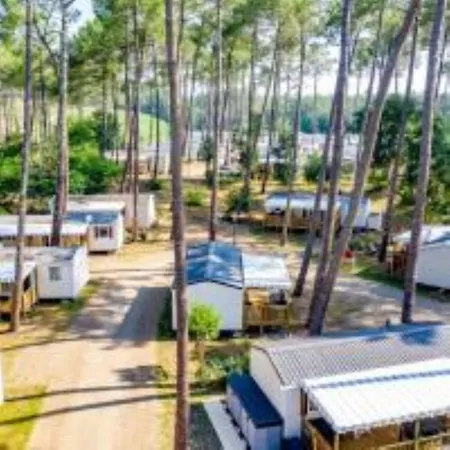 MH 385 Les Dunes de Contis 3 chambres et 1 salle de bain dans Camping 4 étoiles * Saint-Julien-en-Born