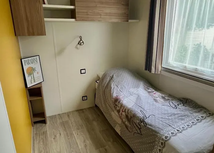 Camping MH 385 Les Dunes de Contis 3 chambres et 1 salle de bain dans Camping 4 étoiles