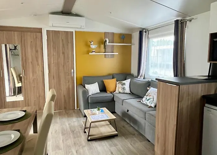 Camping MH 385 Les Dunes de Contis 3 chambres et 1 salle de bain dans Camping 4 étoiles