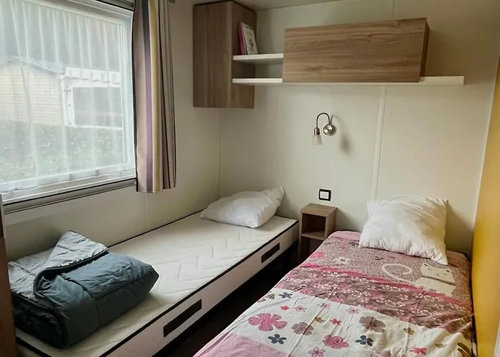 MH 385 Les Dunes de Contis 3 chambres et 1 salle de bain dans Camping 4 étoiles * Saint-Julien-en-Born